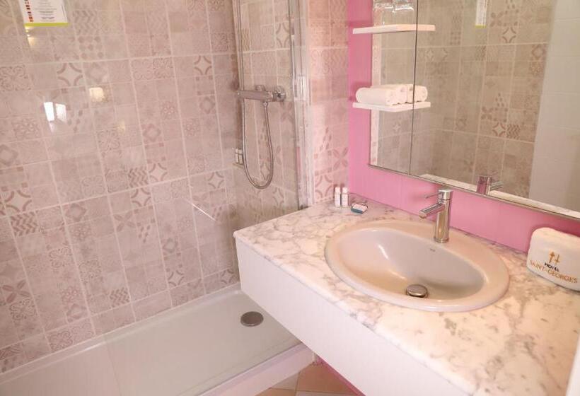 اتاق استاندارد با چشم‌انداز استخر, Hôtel Saint Georges