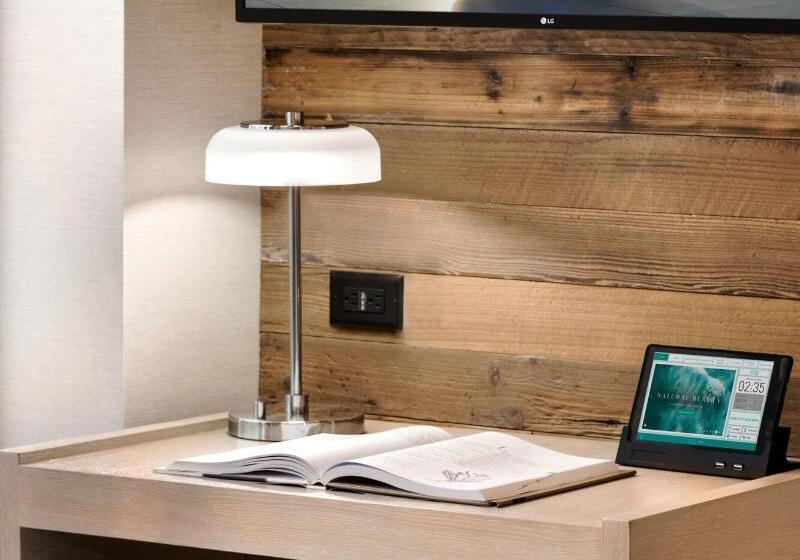 Номер Deluxe, Seaside Hotel North Vancouver