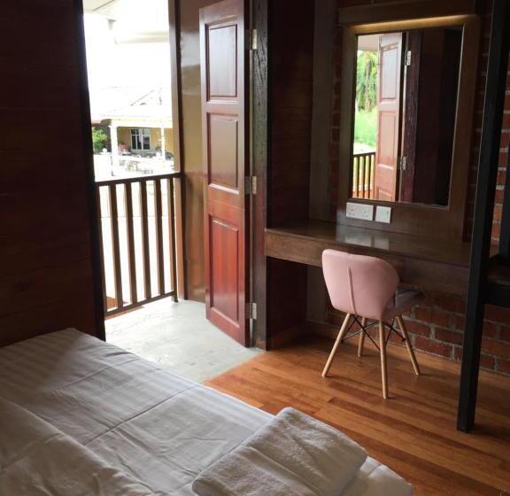 패밀리 스위트, Little Kampung Studio