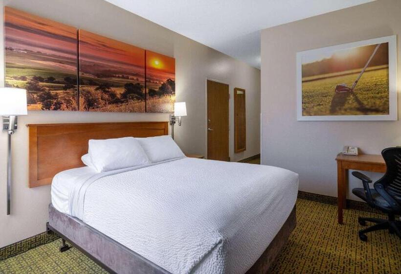 장애인을 위한 스탠다드 룸, Days Inn & Suites By Wyndham Madison