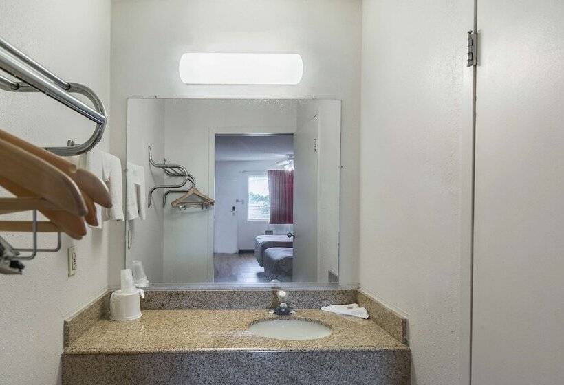 ２ダブルベッドのスタンダードルーム, Rodeway Inn
