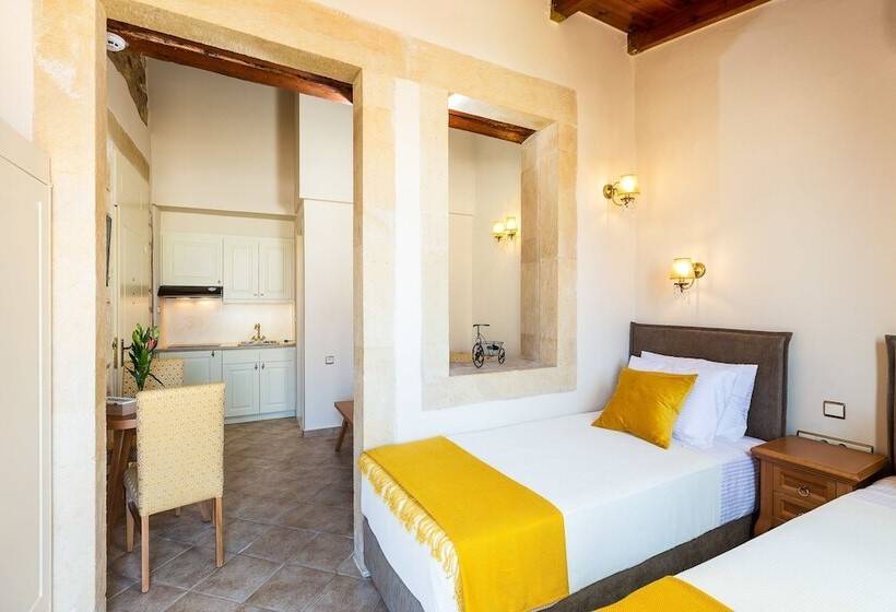 Suite cu Vedere la Piscină, Phaedra Suites