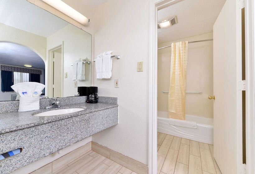 适合残疾人士使用的套间, Americas Best Value Inn And Suites Houston/northwest Brookhollow