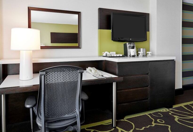 اتاق استاندارد با 2 تخت دوبل, Doubletree By Hilton Charlotte Uptown