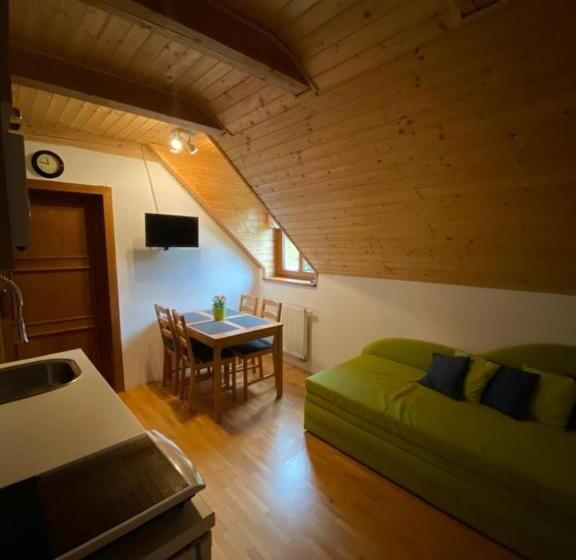 1 Schlafzimmer Apartment Poolblick, Chalupa U Josefa