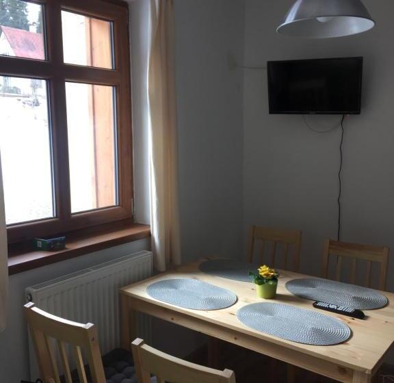 1 Schlafzimmer Apartment Untergeschoss, Chalupa U Josefa