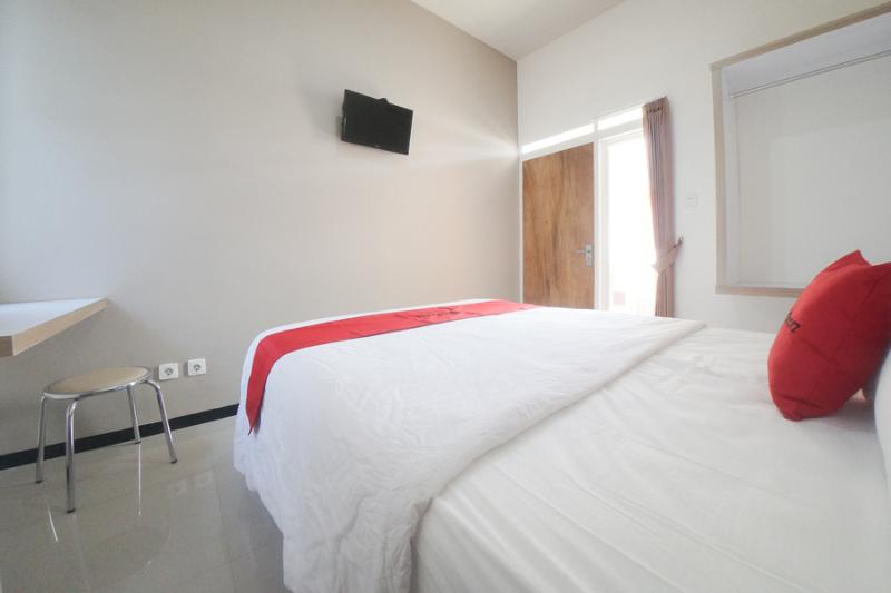 Номер Стандарт, Reddoorz Syariah Near Transmart Mx Malang