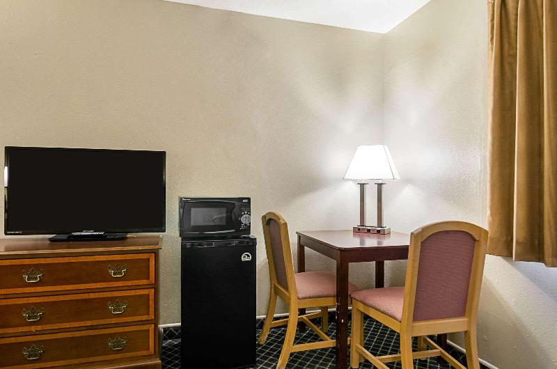 اتاق استاندارد, Econo Lodge Hays I 70