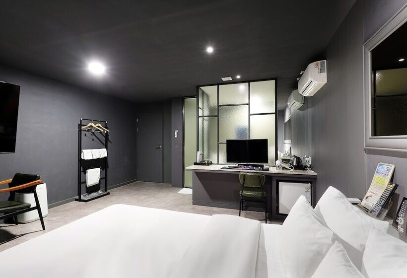 Номер Deluxe, Pyeongtaek Moon