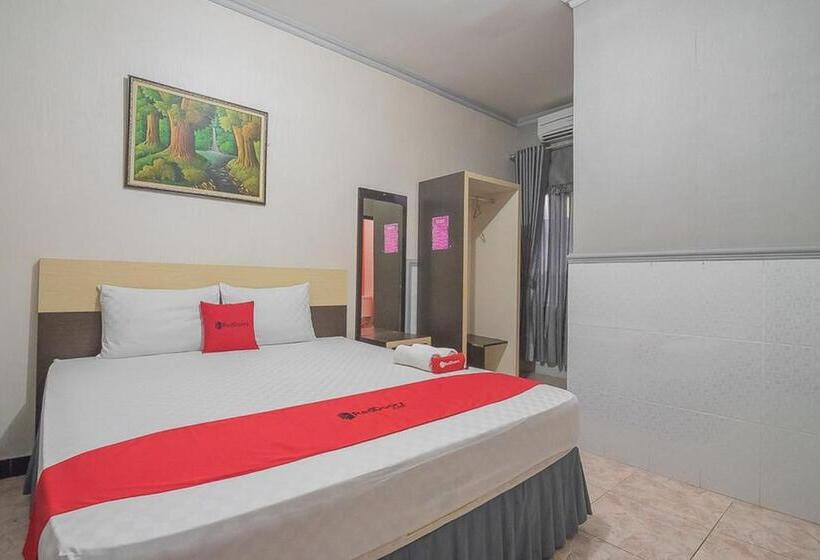 Номер Стандарт, Reddoorz Syariah Near Taman Rozeline Penajam