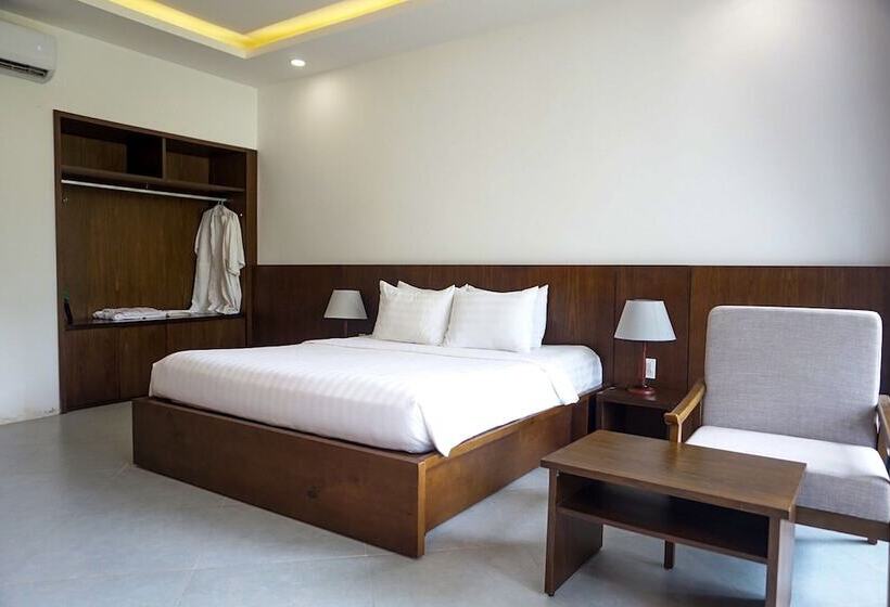 اتاق لوکس با چشم‌انداز استخر, Kingo Retreat Resort