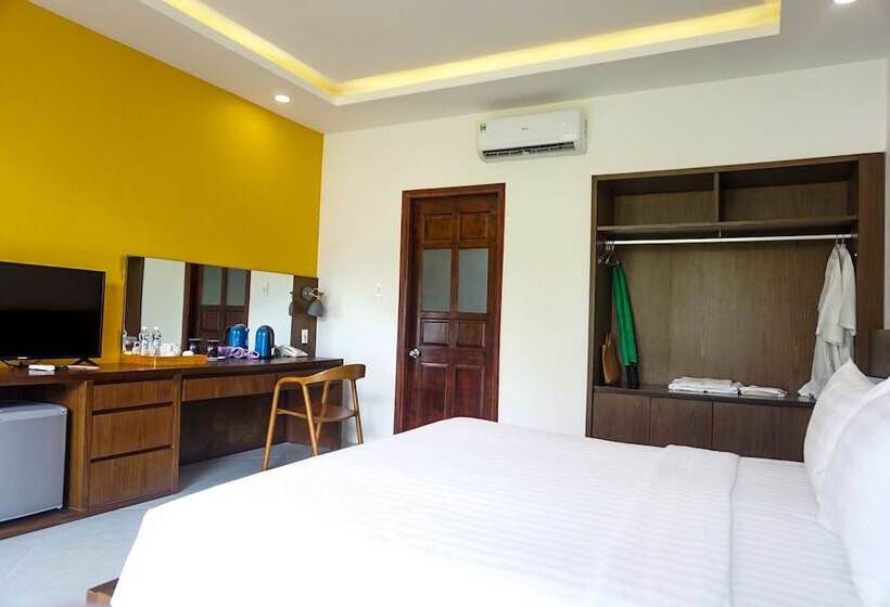 اتاق لوکس با چشم‌انداز استخر, Kingo Retreat Resort
