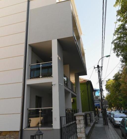 اتاق سوپریور, Vir Villa