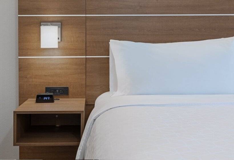 장애인을 위한 스위트, Holiday Inn Express & Suites Denton   Sanger By Ihg
