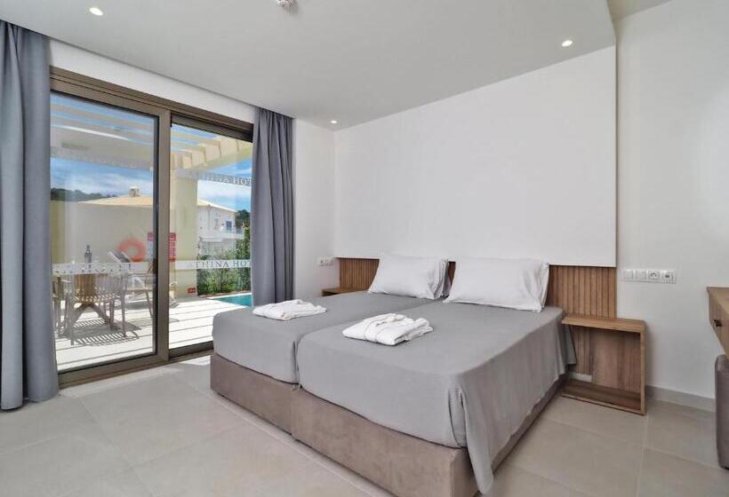 سوییت با استخر, Athina