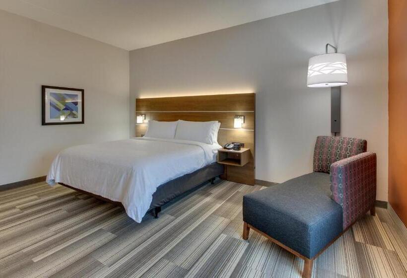 חדר סטנדרט עם מיטת קינג, Holiday Inn Express & Suites   Nashville Metrocenter Downtown, An Ihg