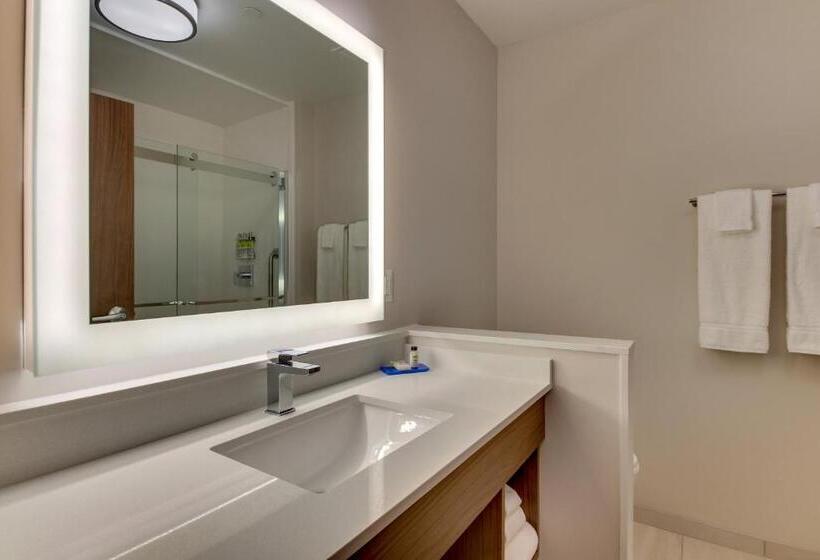 标准间, Holiday Inn Express & Suites   Nashville Metrocenter Downtown, An Ihg