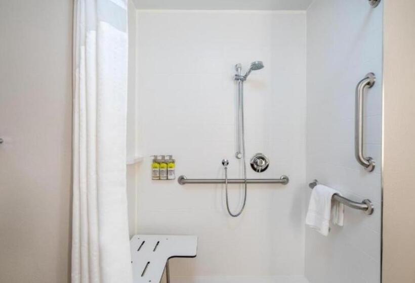 标准间, Holiday Inn Express & Suites   Nashville Metrocenter Downtown, An Ihg