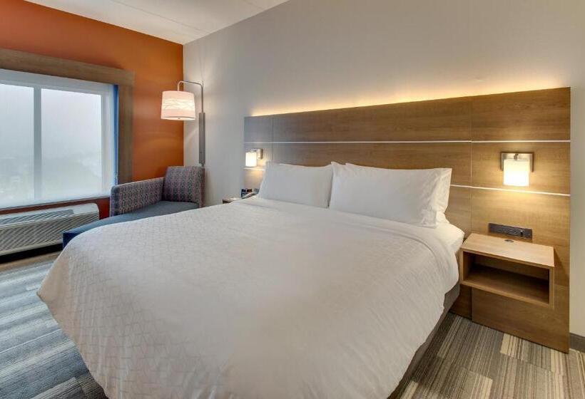 适合残疾人士使用的带超级大床的标准间, Holiday Inn Express & Suites   Nashville Metrocenter Downtown, An Ihg