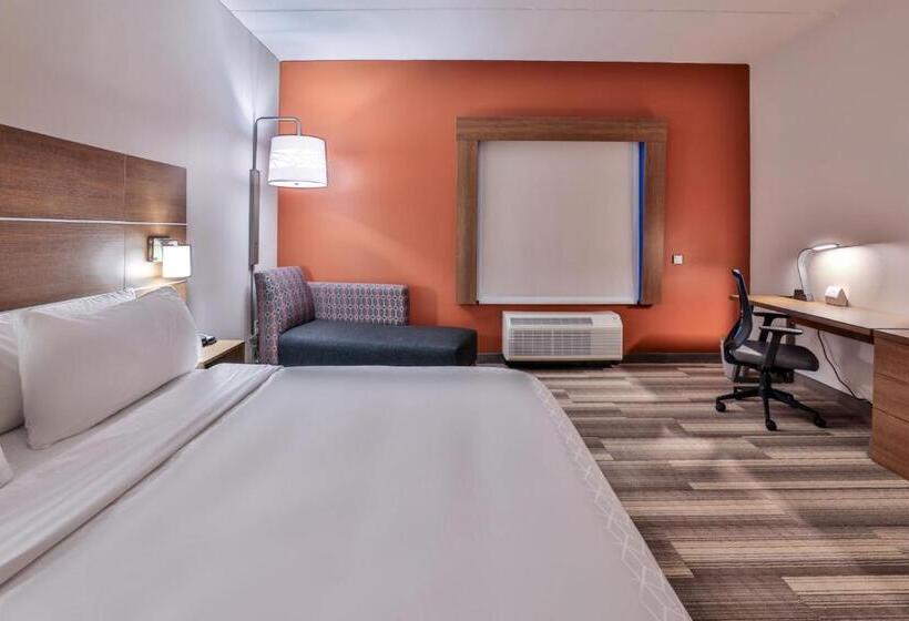 带大床的标准间, Holiday Inn Express & Suites   Nashville Metrocenter Downtown, An Ihg