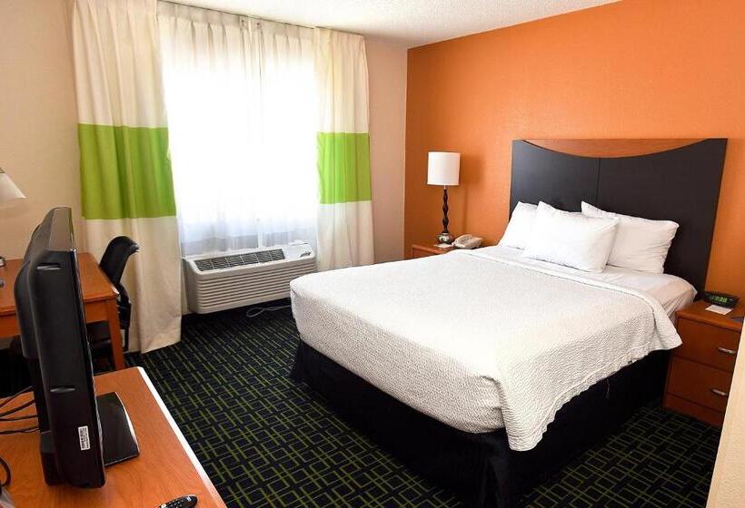 اتاق استاندارد با تخت بزرگ, Americinn By Wyndham Topeka