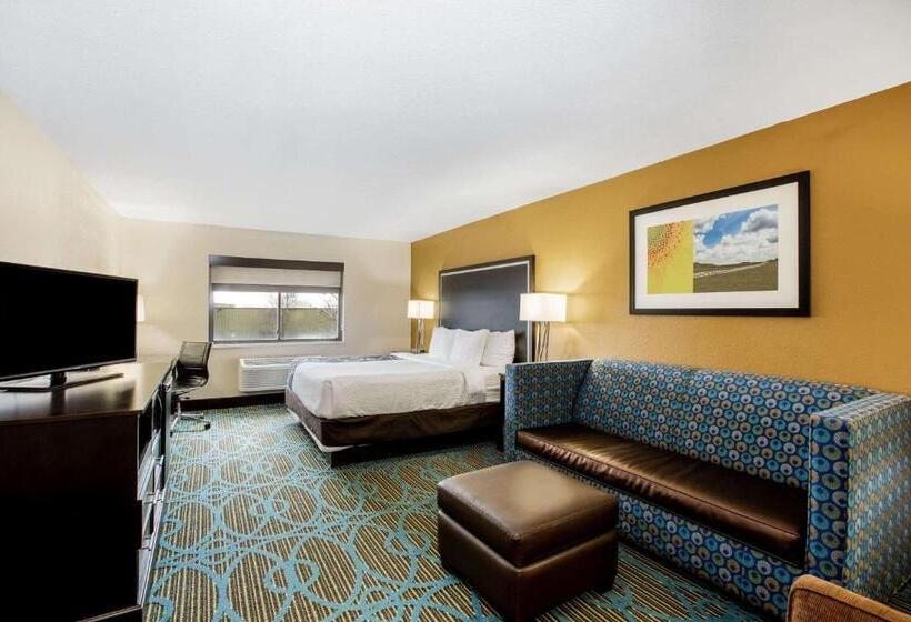 اتاق لوکس با تخت بزرگ, La Quinta By Wyndham Emporia