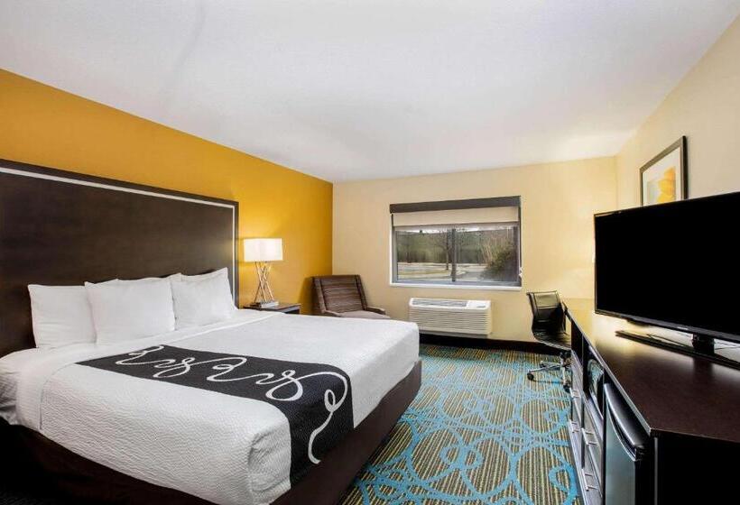 اتاق استاندارد با تخت بزرگ برای معلولان, La Quinta By Wyndham Emporia