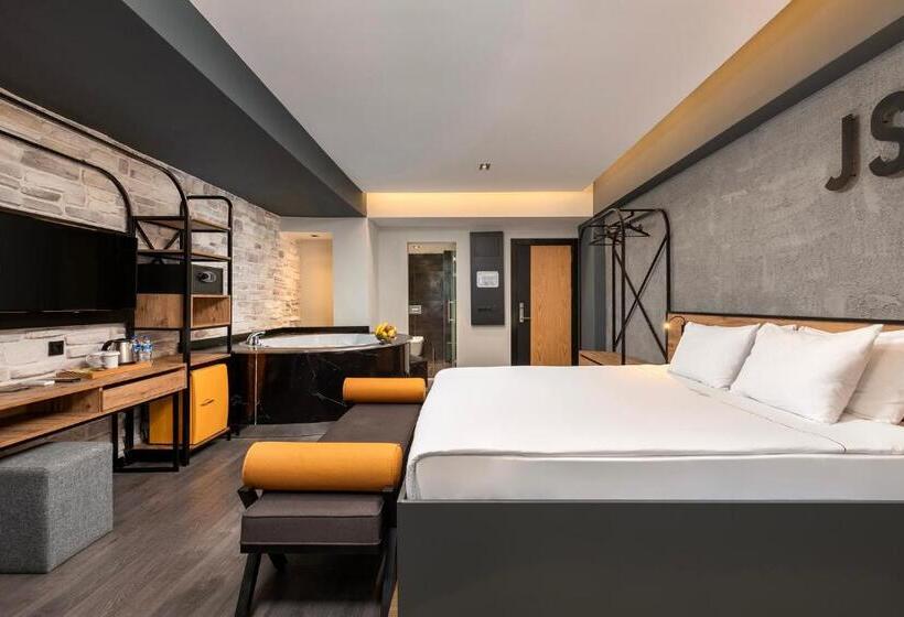 سوئیت با وان آب گرم, Afflon Hotels Loft City