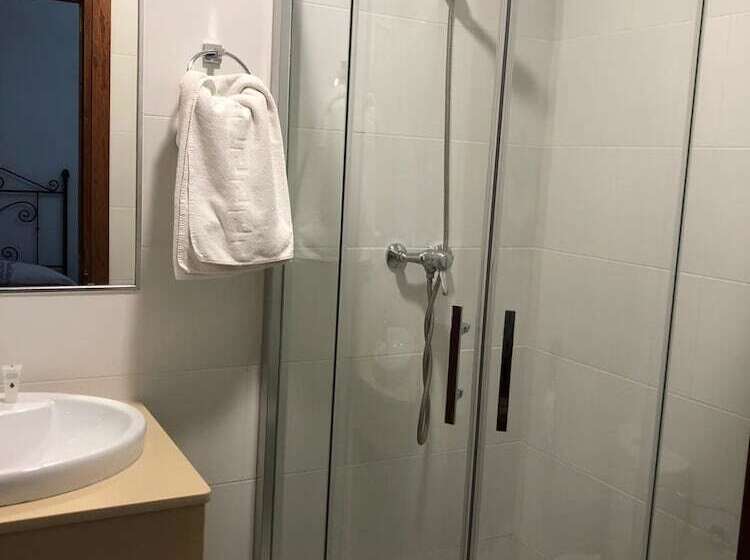 Номер Стандарт Индивидуальный, Hostal Restaurante Reina