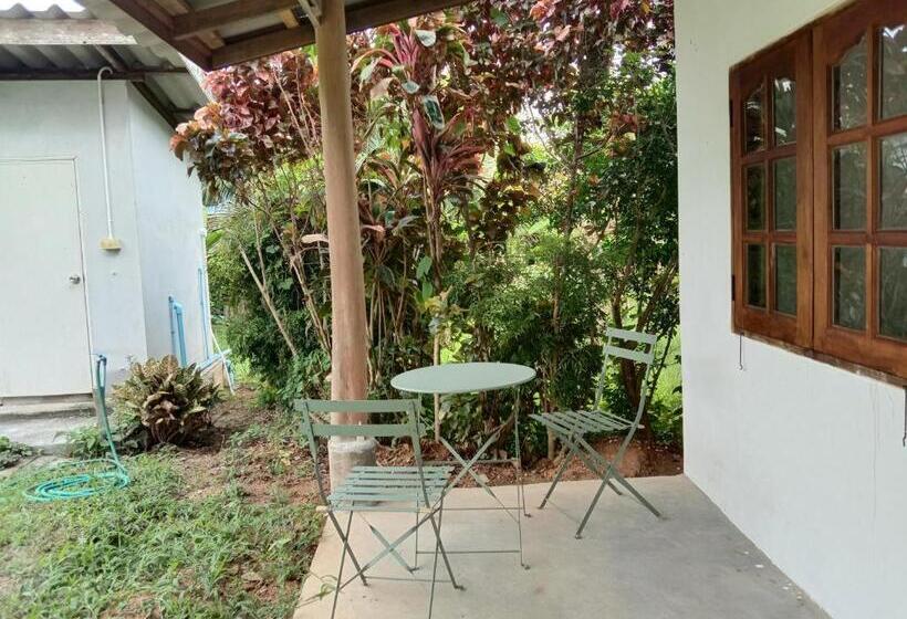 Standard Room, Cha Bungalow
