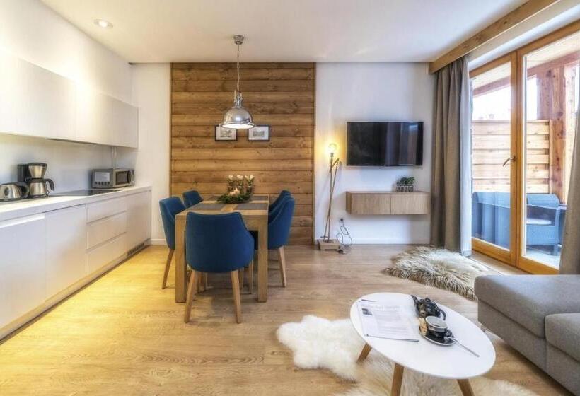 Апартаменты 2 Спальни с Бассейном, Aparthotel Giewont