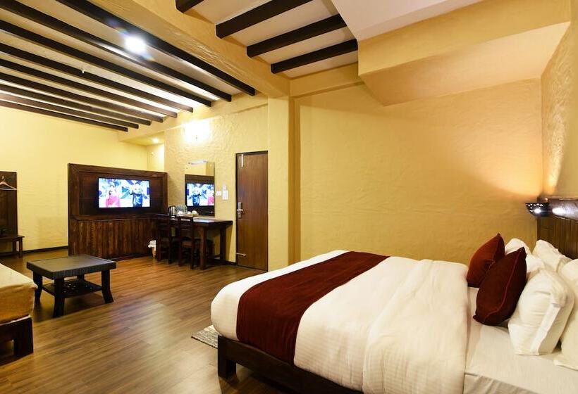اتاق خانوادگی, Pokhara Boutique