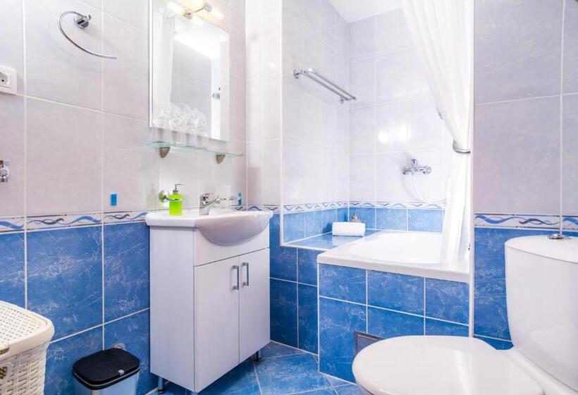 דירת 2 חדרים עם טרסה, Apartments And Rooms With Wifi Split   16550