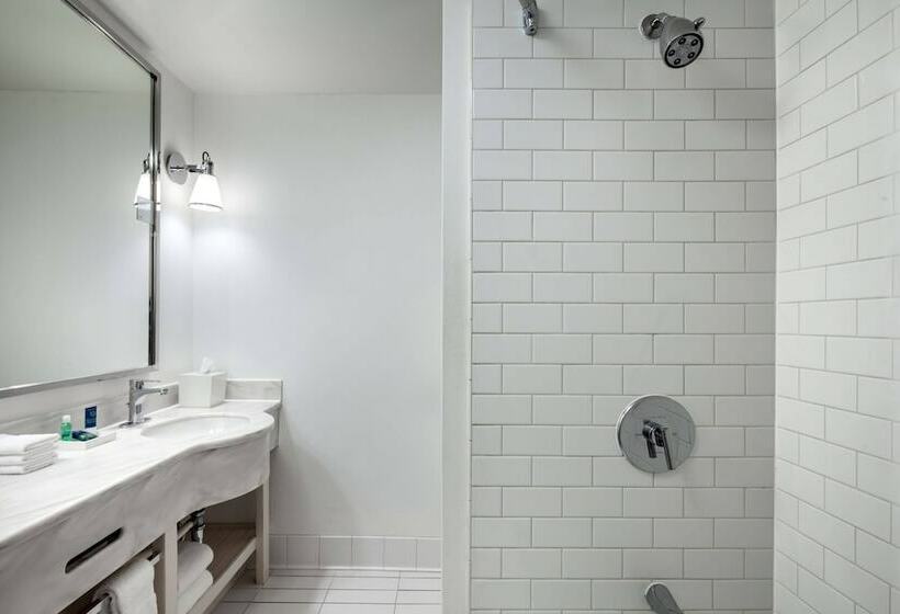 带2个双人床的标准工作室, Four Points By Sheraton Los Angeles International Airport