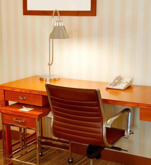 스탠다드 룸 킹사이즈 침대, Four Points By Sheraton Los Angeles International Airport