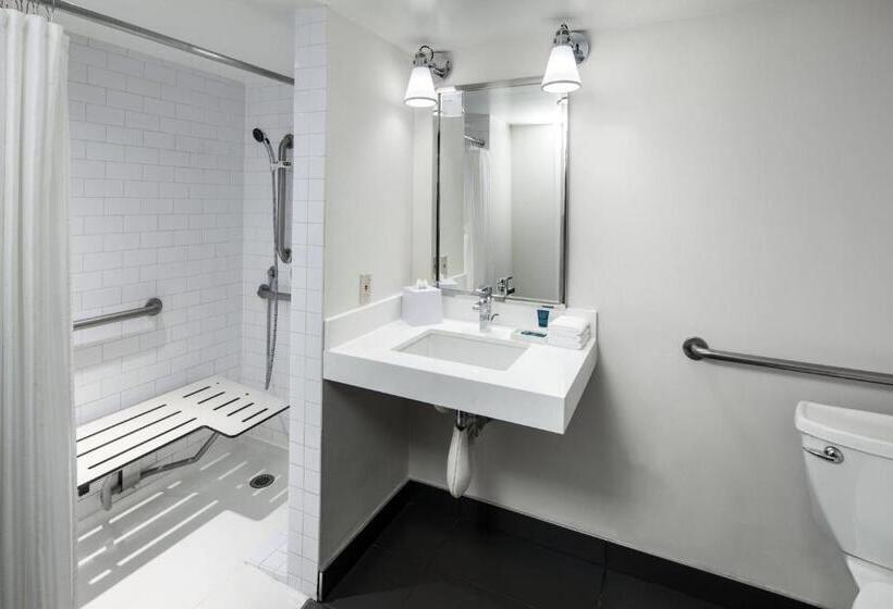 带大床的标准间, Four Points By Sheraton Los Angeles International Airport