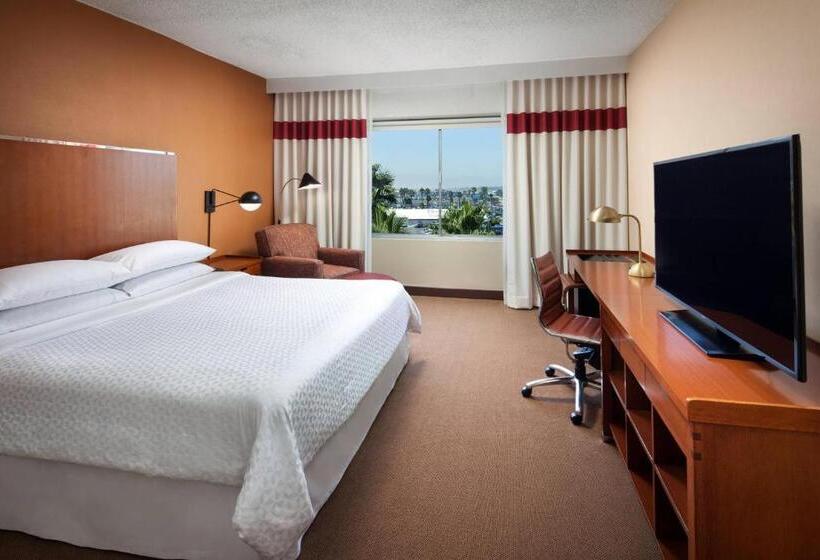 适合残疾人士使用的带超级大床的标准间, Four Points By Sheraton Los Angeles International Airport