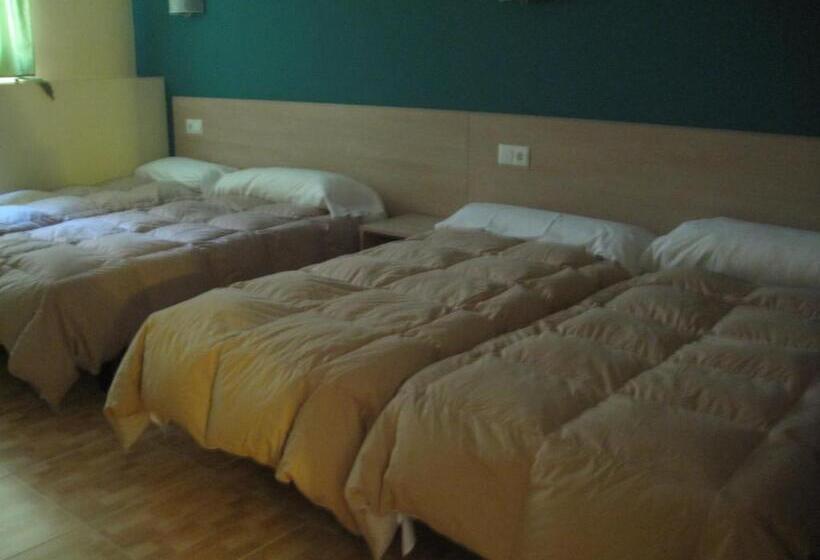 スタンダード４人部屋, Hostal Ducal Ii