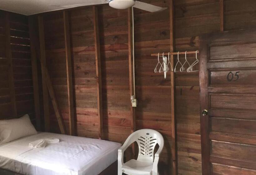 اتاق استاندارد با چشم‌انداز, Matus Guest House