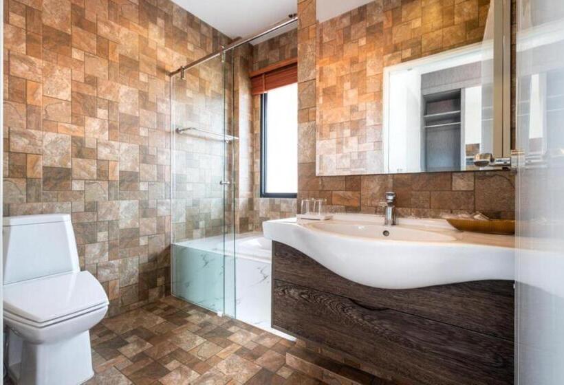 اتاق استاندارد با تراس, The Thames Pool Access Resort & Villa   Sha Extra Plus