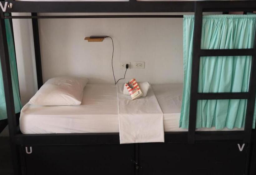تختخواب در اتاق مشترک, Imagine Hostel