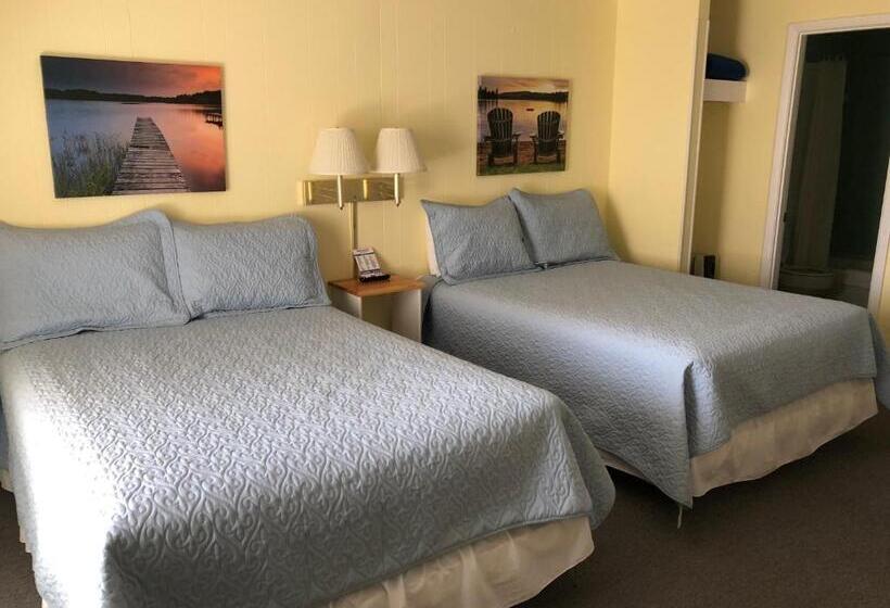 Номер Стандарт Вид на Бассейн, The Savannah Inn