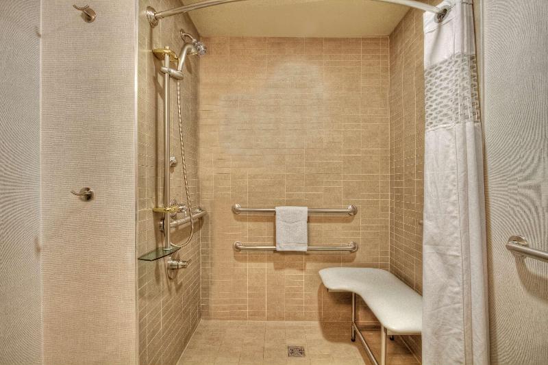 带大床的标准间, Hampton Inn Cookeville