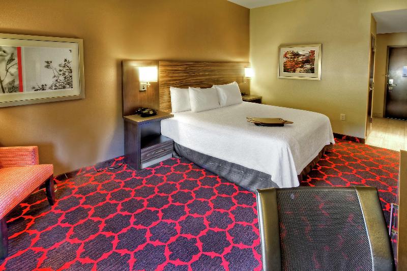 带大床的标准间, Hampton Inn Cookeville