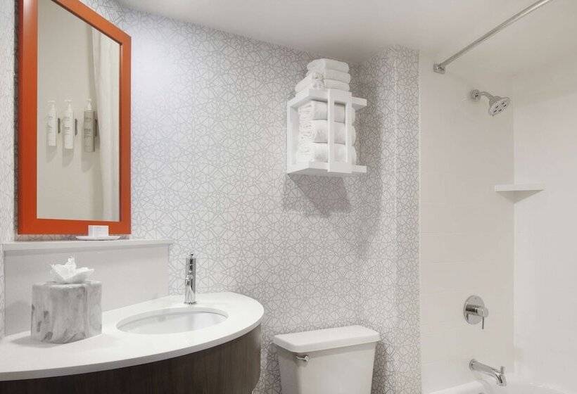 اتاق استاندارد با 2 تخت دوبل, Hampton Inn Evansville