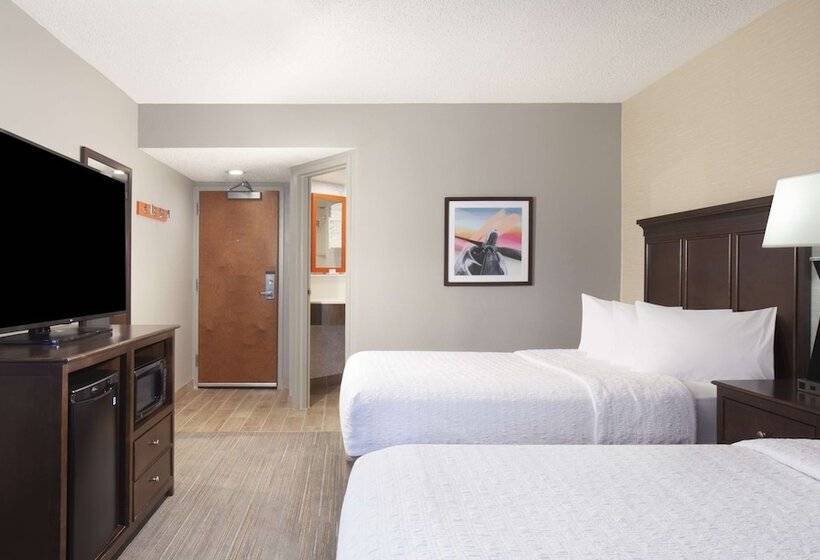 اتاق استاندارد با 2 تخت دوبل, Hampton Inn Evansville