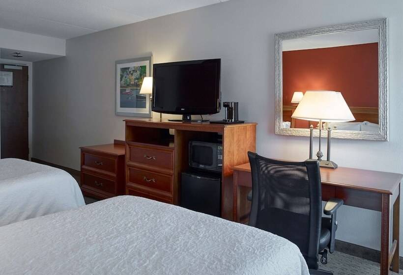Номер Стандарт 2 Двуспальные Кровати, Hampton Inn Portland Airport