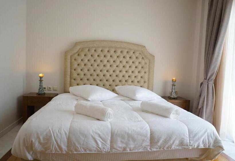 Люкс Вид на Бассейн, Corali Resort
