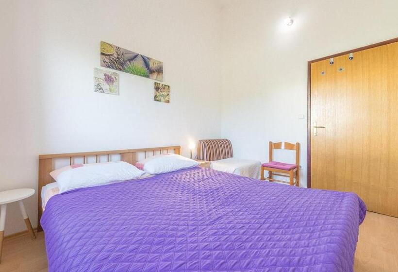 침실 2개 아파트, Apartments Vukovarac