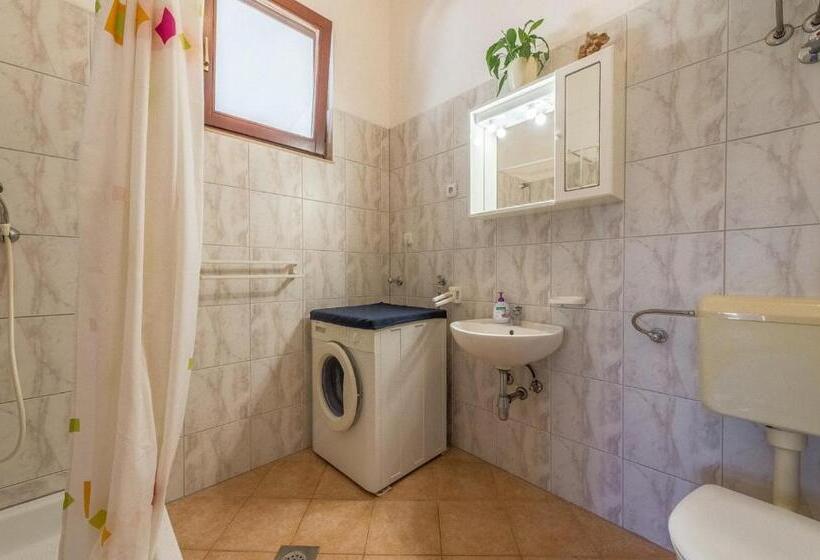 침실 2개 아파트, Apartments Vukovarac